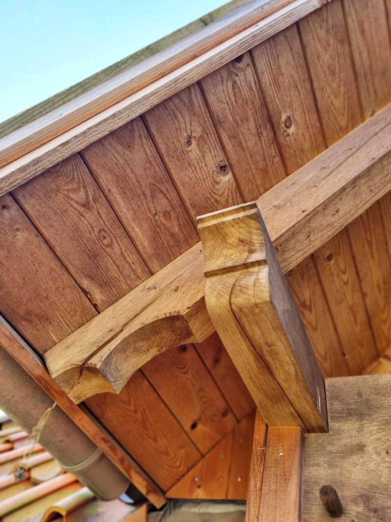 Detail der Dachkonstruktion des Gartenfachwerkhauses